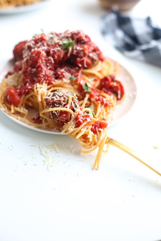 spaghetti-meatballs-sunday-dinner-11